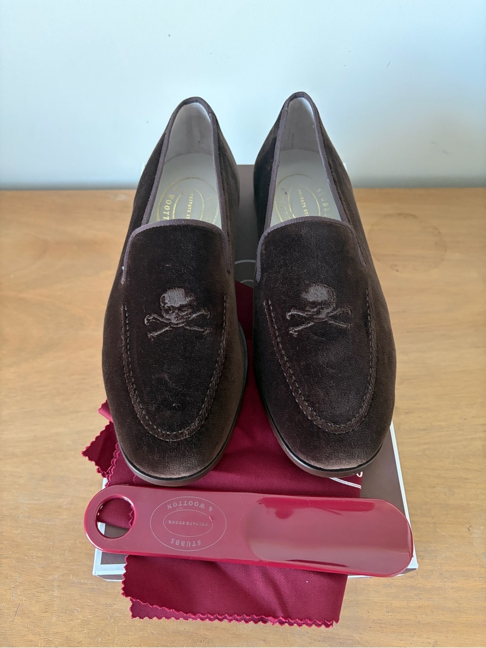Stubbs & Wootton brown velvet loafers w/ embroidered skull and crossbone new 9
